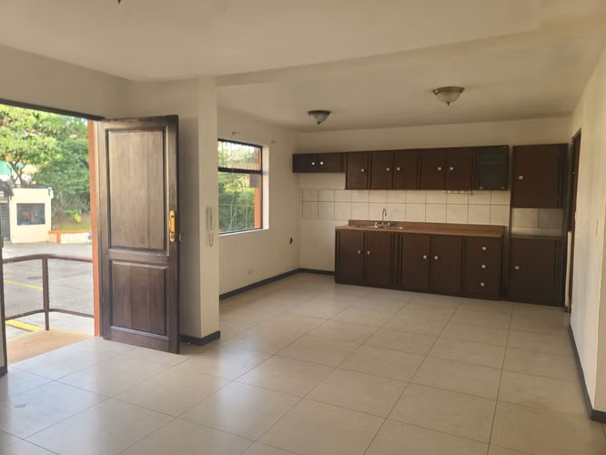 Apartamento 2 dormitorios en segundo nivel San Fco Dos Rios