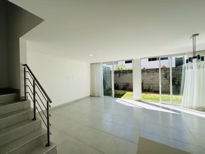 ALQUILER DE CASA EN CONDOMINIO LA ARBOLEDA