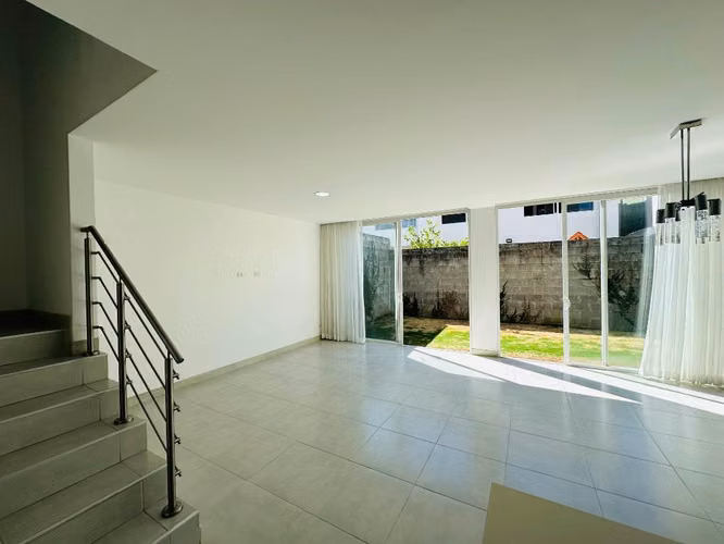 ALQUILER DE CASA EN CONDOMINIO LA ARBOLEDA