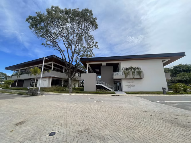 Casa moderna en alquiler en Lindora | 3 habitaciones y piscina | $2,500 - Imagen 17