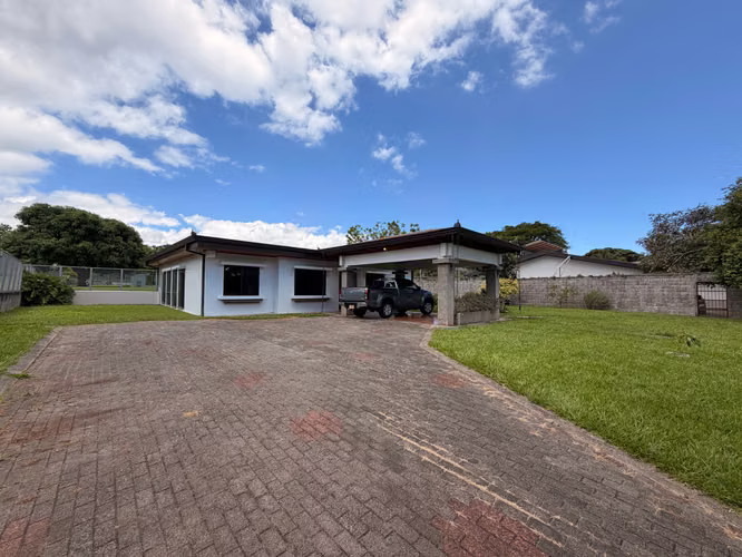 Casa en alquiler en Belén | 900 m² de terreno, árboles frutales y amplia zona verde
