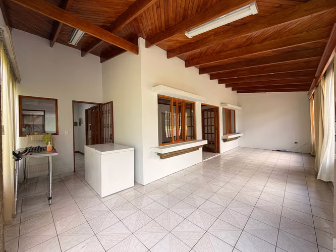 Casa en alquiler en Belén | 900 m² de terreno, árboles frutales y amplia zona verde