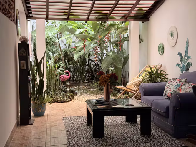 Casa amueblada en Escazú | A 400 m del Hospital CIMA | $2,100