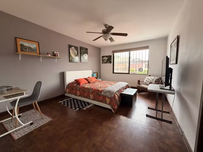 Casa amueblada en Escazú | A 400 m del Hospital CIMA | $2,100