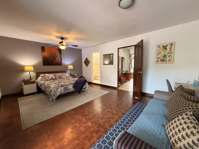 Casa amueblada en Escazú | A 400 m del Hospital CIMA | $2,100