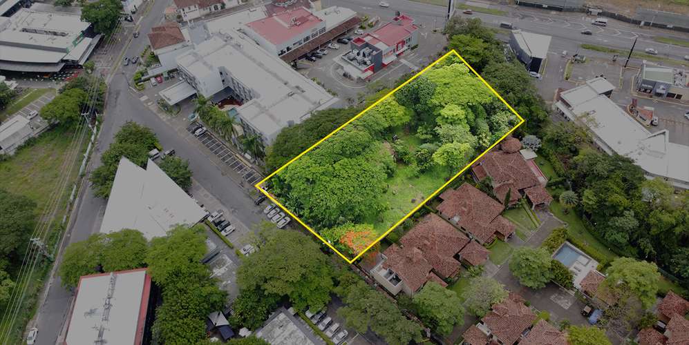 Lote plano en Santa Ana Lindora - Uso mixto 3 pisos - Alta visibilidad - Imagen 5