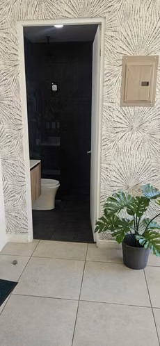 Se alquila hermoso apartamento en condominio en La Sabana sin amueblar - Imagen 6