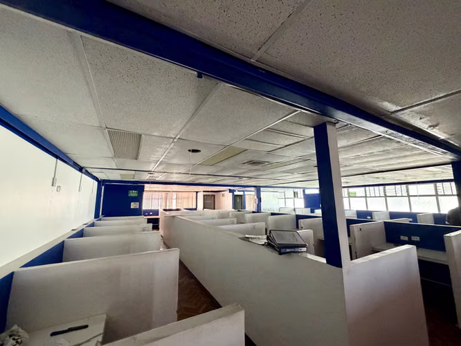 SE ALQUILA OFICINA DE 200M2 - EDIFICIO CENTRO COLON - PASEO COLON