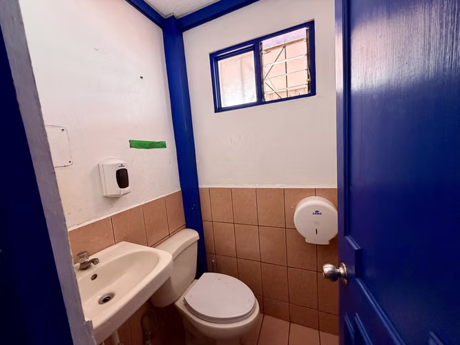 SE ALQUILA OFICINA DE 200M2 - EDIFICIO CENTRO COLON - PASEO COLON