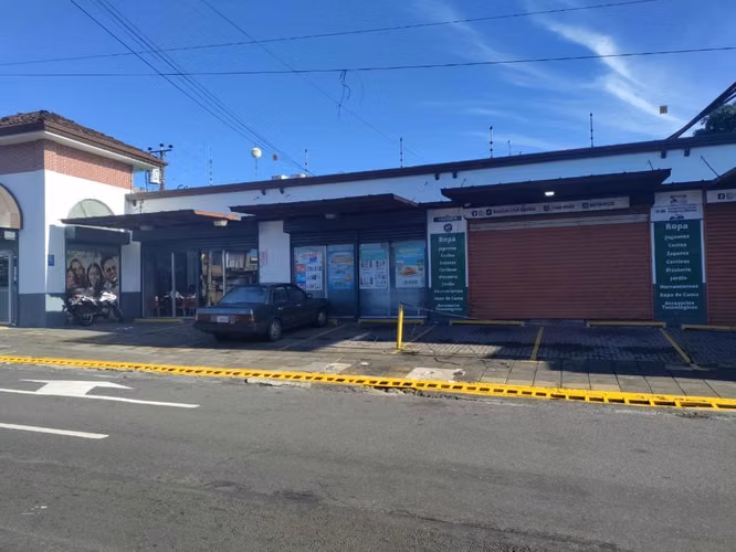 Heredia centro alquiler lindo y amplio local comercial