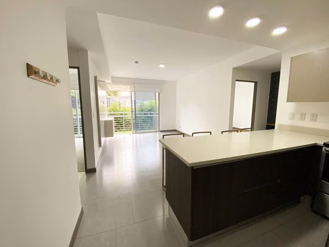Apartamento en Alquiler Escazú | 2 Habitaciones | 2 Parqueos | Línea Blanca