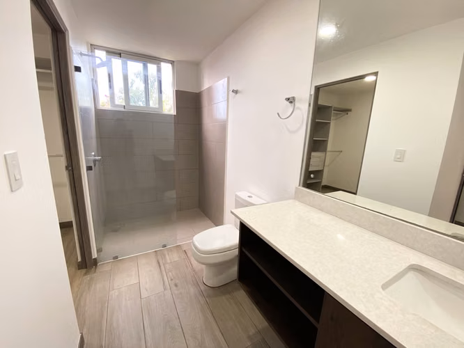 Apartamento en Alquiler Escazú | 2 Habitaciones | 2 Parqueos | Línea Blanca