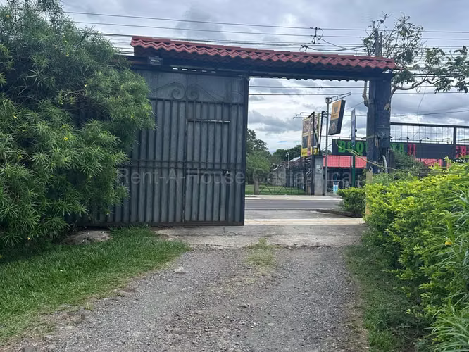 Venta de Propiedad Comercial de Uso de Suelo Mixto en Belén-La Ribera, Heredia. 26-2135