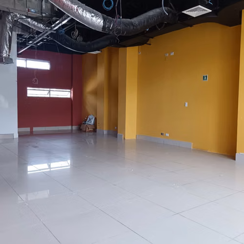 Local comercial, 80 m2, Curridabat, excelente ubicación. Parqueos disponibles.