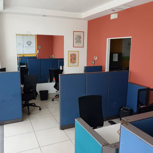 Local comercial, 80 m2, Curridabat, excelente ubicación. Parqueos disponibles.