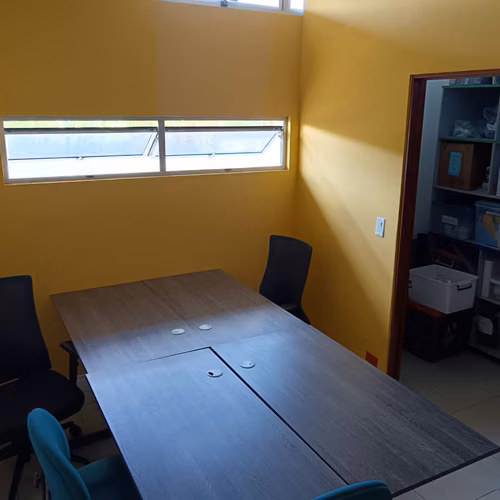 Local comercial, 80 m2, Curridabat, excelente ubicación. Parqueos disponibles.