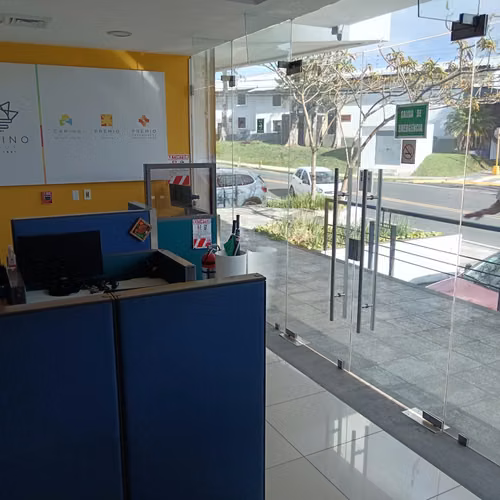 Local comercial, 80 m2, Curridabat, excelente ubicación. Parqueos disponibles.