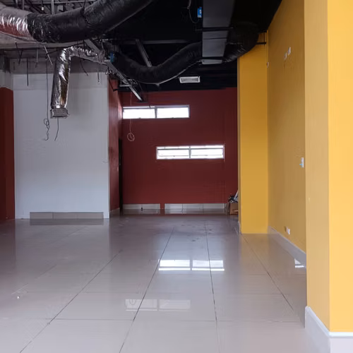 Local comercial, 80 m2, Curridabat, excelente ubicación. Parqueos disponibles.