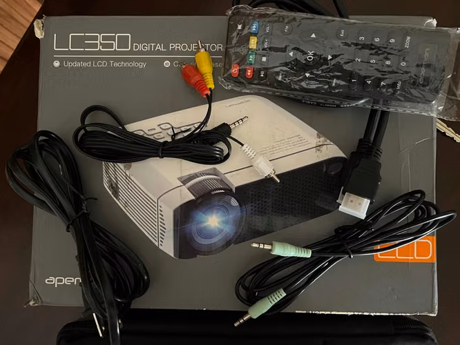 Se vende Mini proyector