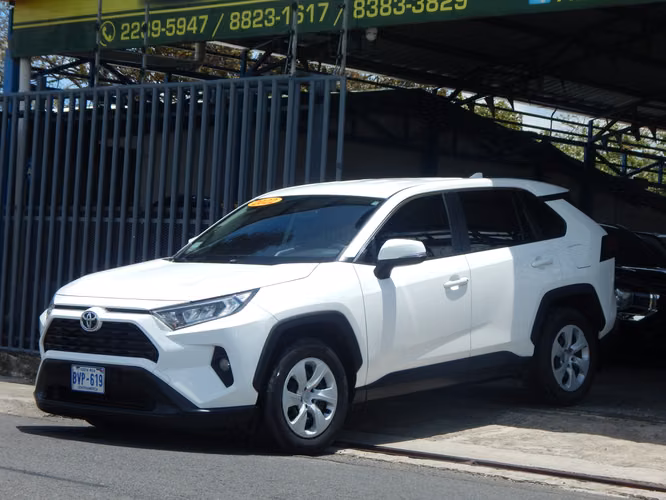 TOYOTA RAV4 LE 4X4 AUTOMATICO GASOLINA 2022
