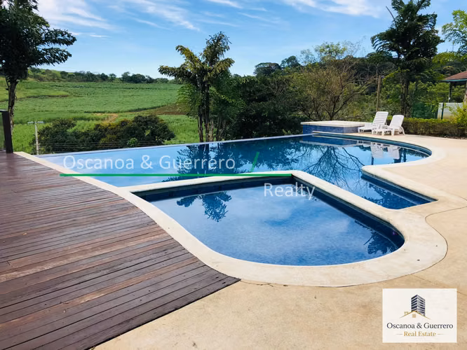 VENTA CASA de 2 niveles en Tacares de Grecia, Alajuela
