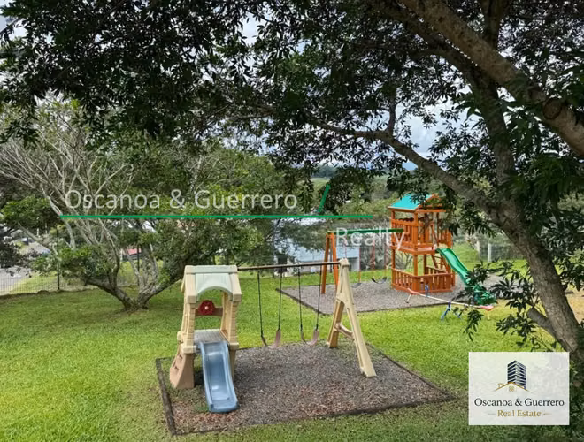 VENTA CASA de 2 niveles en Tacares de Grecia, Alajuela