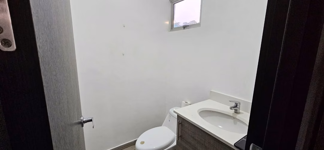 PARA INVERSIONISTAS VENTA DE CASA EN BRASIL DE MORA EN SANTA ANA EN CONDOMINIO - Imagen 9
