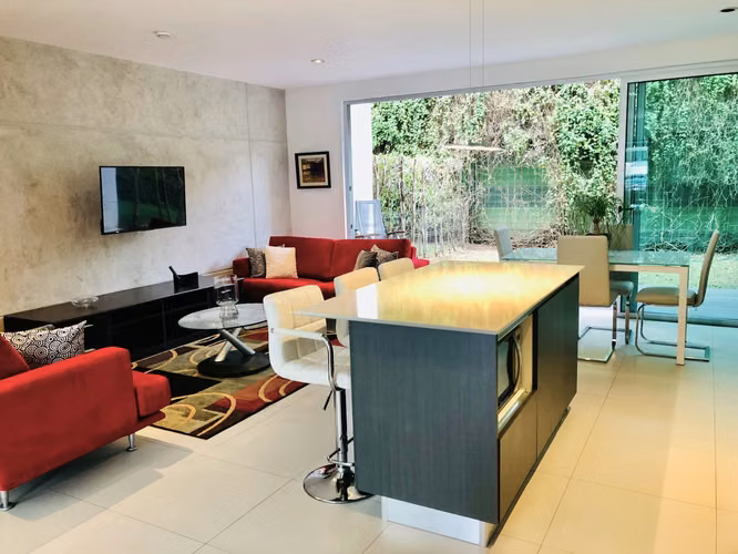 LINDORA SANTA ANA! LUJOSA Y MODERNA CASA AMUEBLADA 2 HAB/2.5BAÑOS - Imagen 2