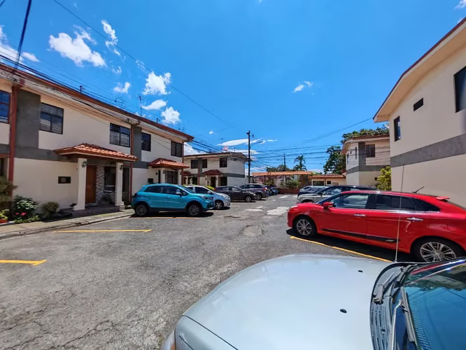 Casa en Venta en Zapote | Condominio El Córdoba | 4 Habitaciones | Habitación en Planta Baja - Imagen 12