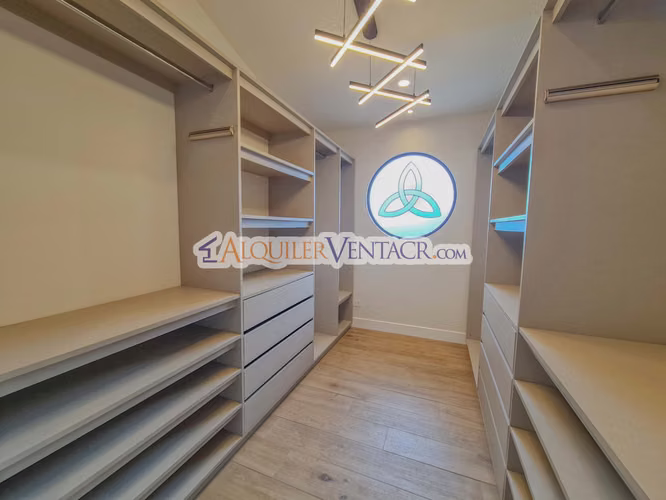 LUJOSA CASA AMUEBLADA DE 406 M2 CON PISCINA PROPIA EN JABONCILLOS - Imagen 18