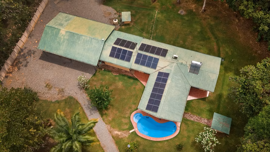 Venta de casa con acceso a Rio Sierpe  en Península de Osa