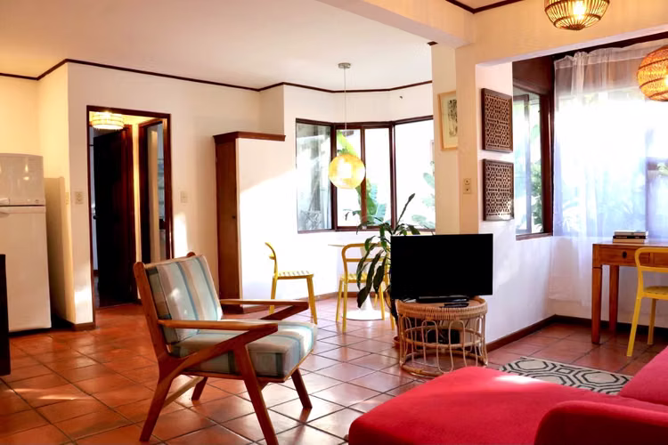 Despertar cada mañana en paz!  Con el  sonido de pajaritos! EscazuAmobladaPiscinaSeguridad$1500