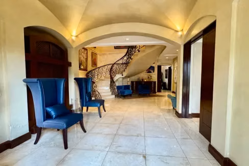 Casa tipo Colonial con Piscina en Condominio en Santo Domingo de Heredia - Imagen 2