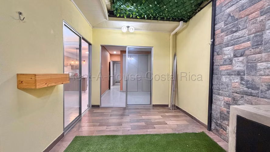 Hermosa Casa en Condominio | San Antonio,  Alajuela