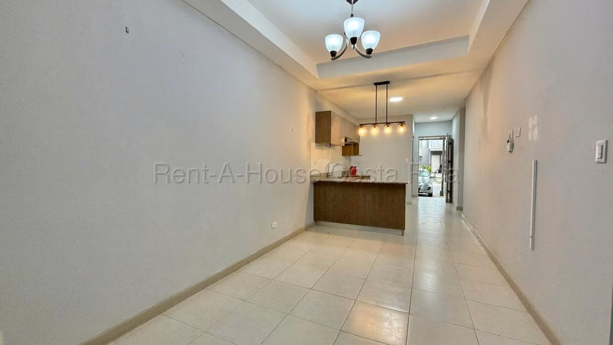 Hermosa Casa en Condominio | San Antonio,  Alajuela