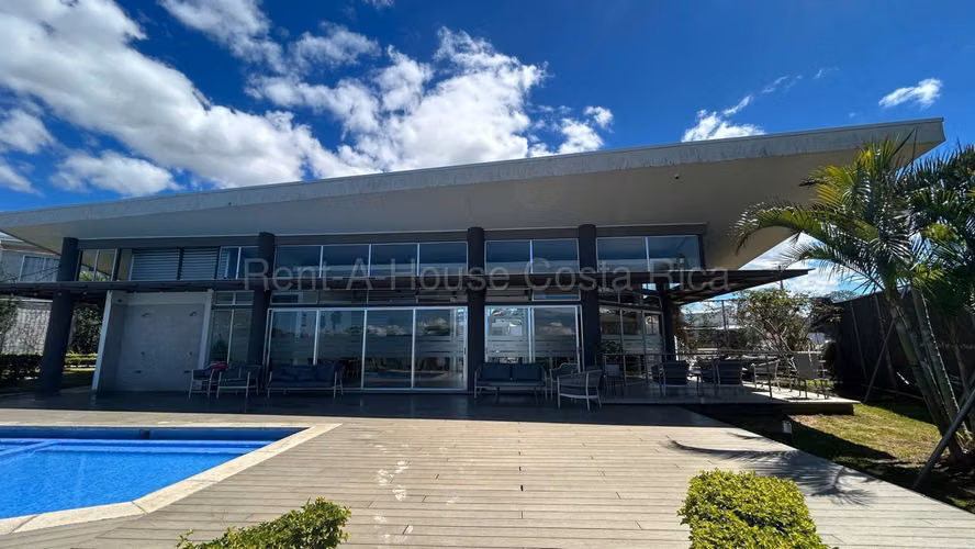 Hermosa Casa en Condominio | San Antonio,  Alajuela