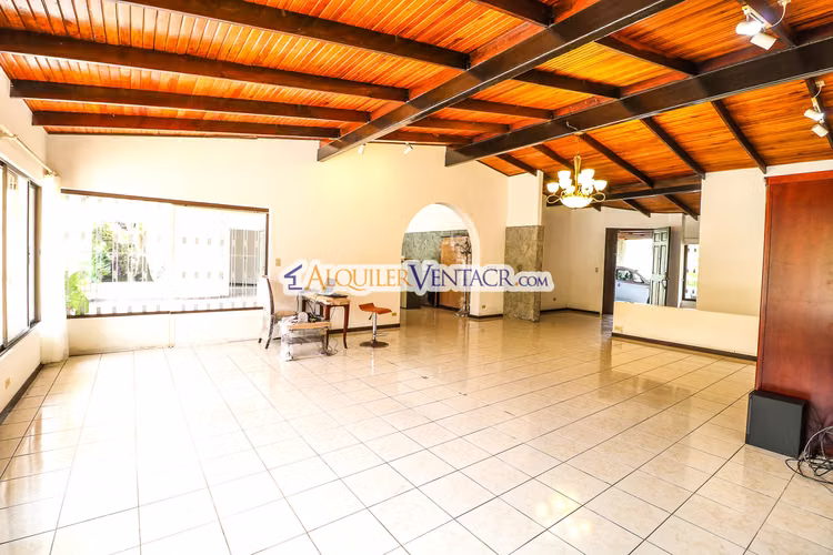 Casa de una planta / uso de suelo comercial / 2.174 m2 lote a solo 300 metros de Multiplaza Escazú - Imagen 8