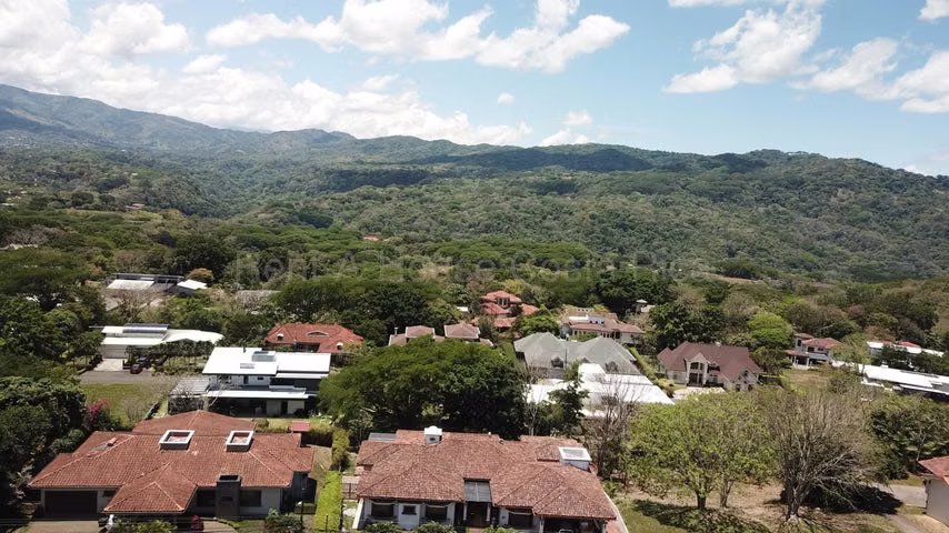 Casa en venta en Los Reyes La Guácima RAH 26-1778