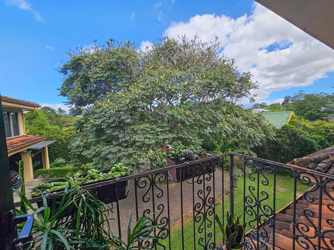 LUJOSA CASA DE 570 M2 CON 2.244 M2 DE LOTE EN SAN ANTONIO ESCAZU - Imagen 14