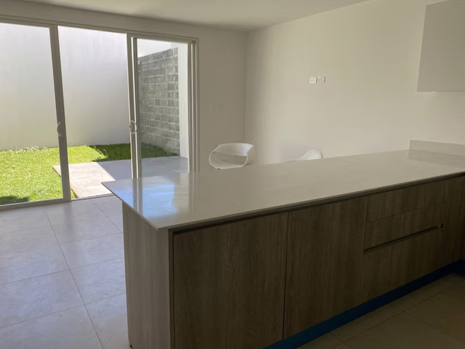 Venta de casa en condominio con jardín en La Ribera de Belén - Imagen 15