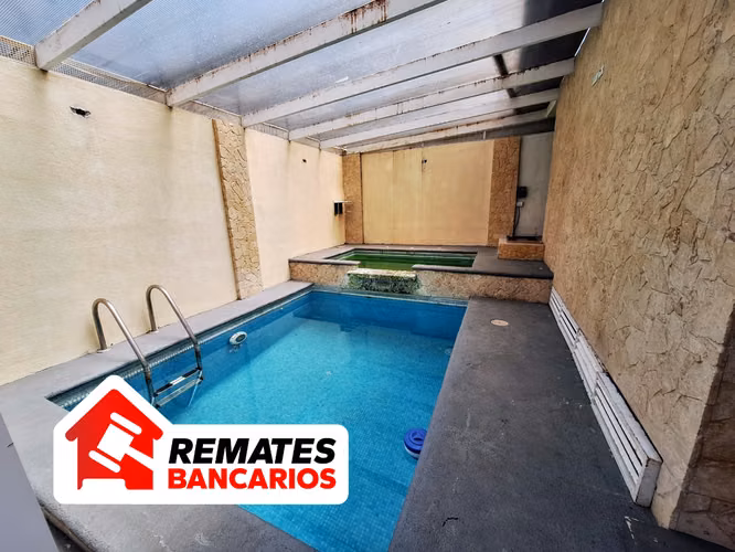 Venta de casa para remodelar, uso comercial, La Favorita, Rohrmoser, Remate