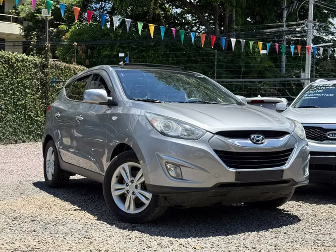 HYUNDAI   TUCSON  2012 FINANCIADO