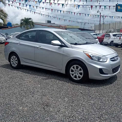 HYUNDAI  ACCENT 2015  FINANCIADO