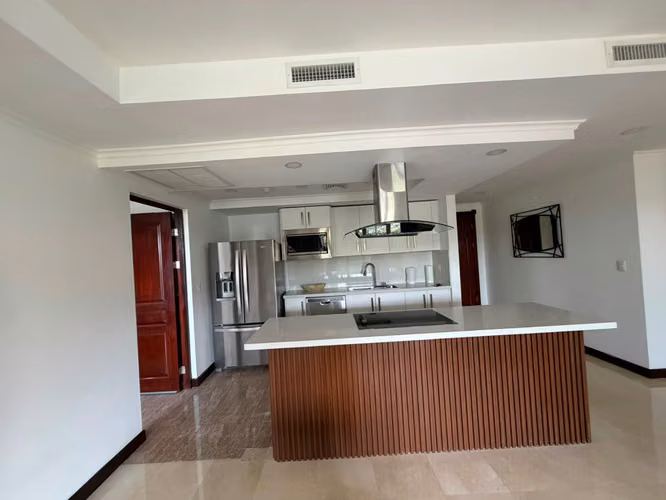 Apartamento de lujo en venta en El Cortijo, Escazú – Amoblado y remodelado