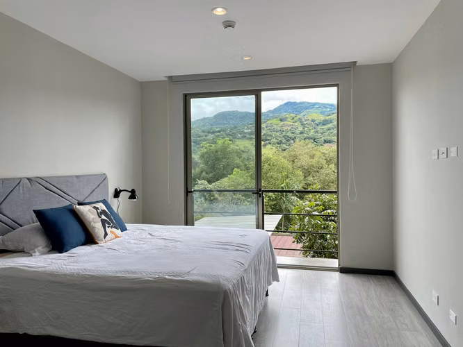 ALQUILER DE APARTAMENTO AMOBLADO Y DECORADO CON EXCELENTE GUSTO EN BRASIL DE SANTA ANA - Imagen 18
