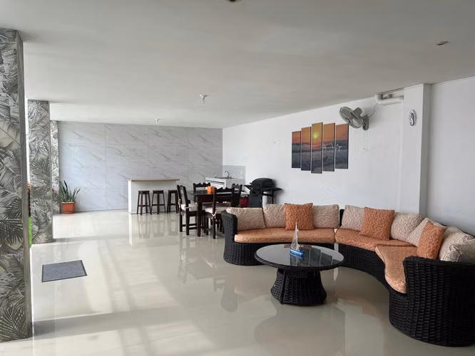 CASA AMOBLADA EN VENTA FRENTE A PLAYA BEJUCO – PARRITA