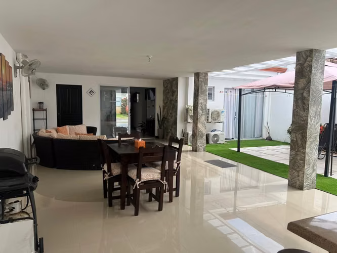 CASA AMOBLADA EN VENTA FRENTE A PLAYA BEJUCO – PARRITA