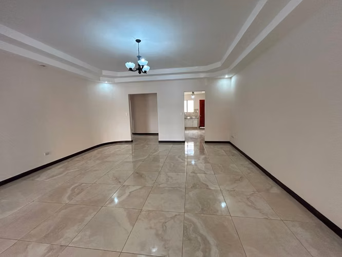 SE VENDE CASA EN RESIDENCIAL ESTANCIA ANTIGUA – TRES RÍOS CENTRO