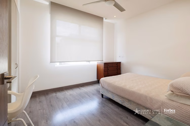 21489 - Casa townhouse de 4 hab, jardín y rooftop en condominio boutique - Imagen 16