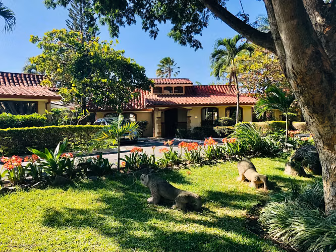 POZOS SANTA ANA! Cozy One-Story Detached House for Rent with Garden